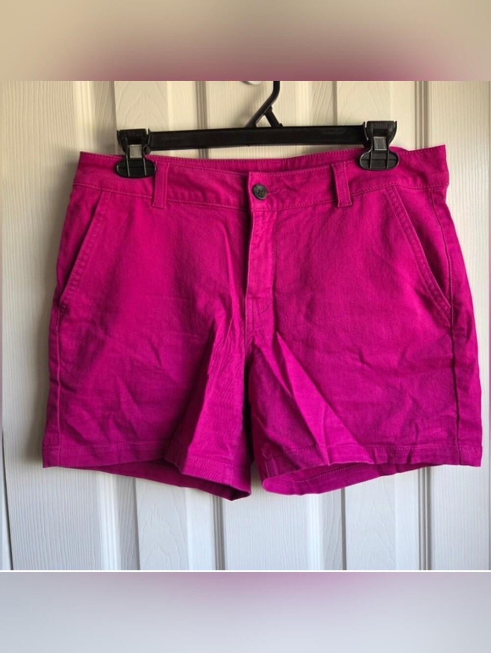 a.n.a Women’s Bright Fuchsia Twill Shorts